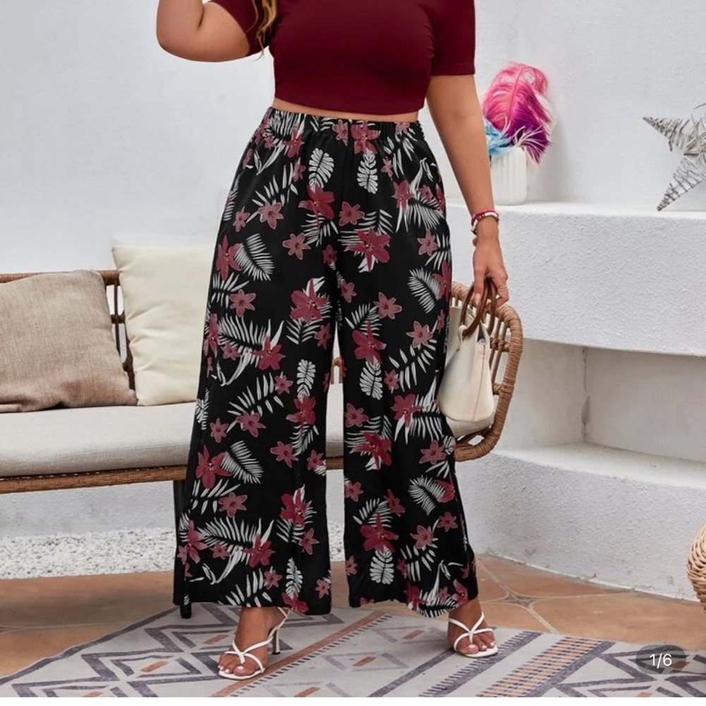 Floral Black and Red Women's Wide-Leg Pants